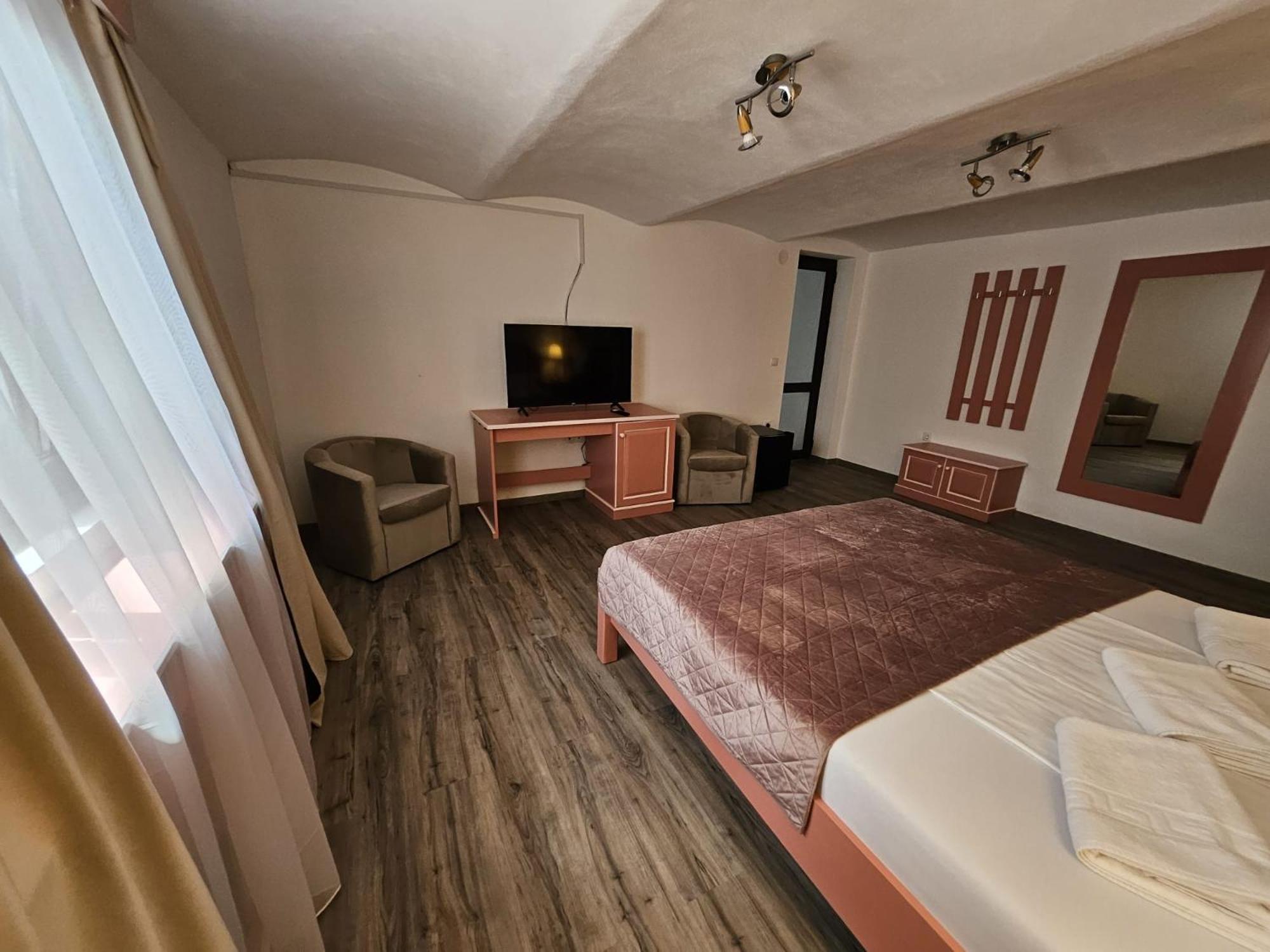 Casa Raduly - Apartament Demisol Sibiu Ngoại thất bức ảnh