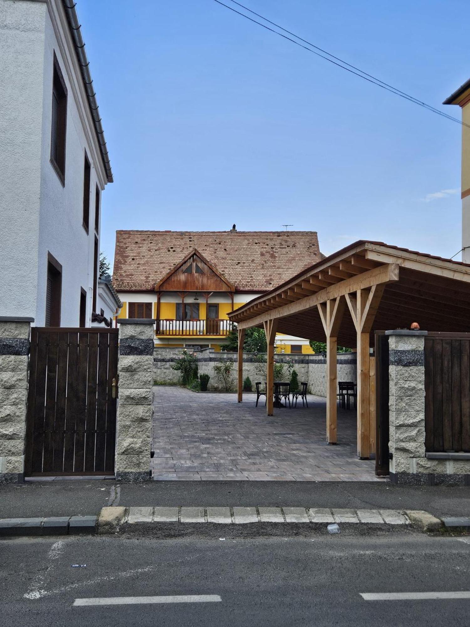 Casa Raduly - Apartament Demisol Sibiu Ngoại thất bức ảnh